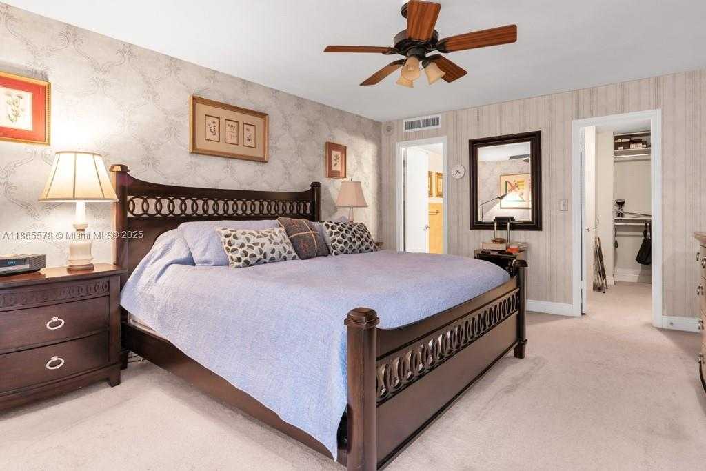 Small Image of 1200 SOUTH FLAGLER DR #206, West Palm Beach Number 14