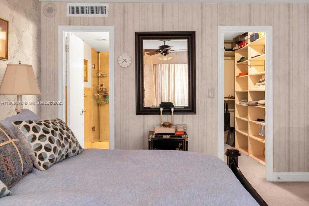 Small Image of 1200 SOUTH FLAGLER DR #206, West Palm Beach Number 15