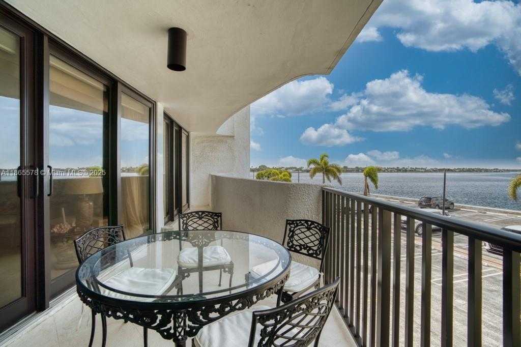 Small Image of 1200 SOUTH FLAGLER DR #206, West Palm Beach Number 24