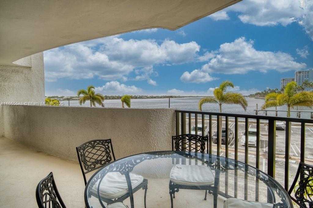 Small Image of 1200 SOUTH FLAGLER DR #206, West Palm Beach Number 25