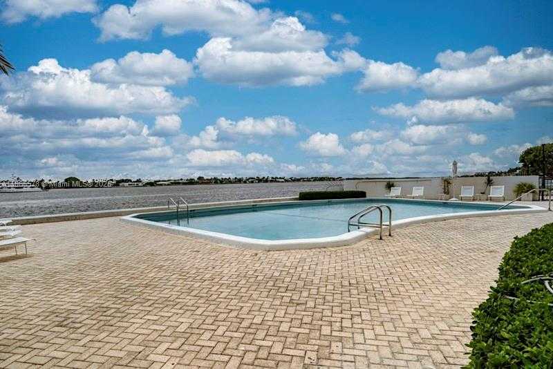 Small Image of 1200 SOUTH FLAGLER DR #206, West Palm Beach Number 32