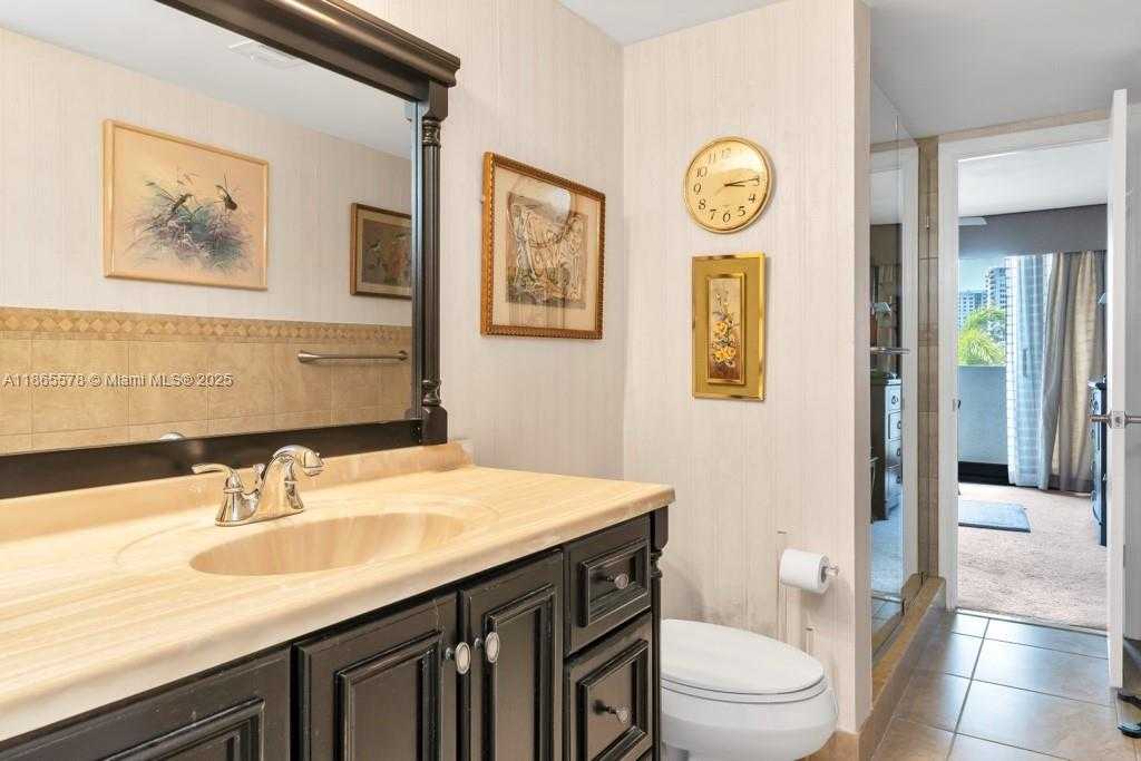 Small Image of 1200 SOUTH FLAGLER DR #206, West Palm Beach Number 4