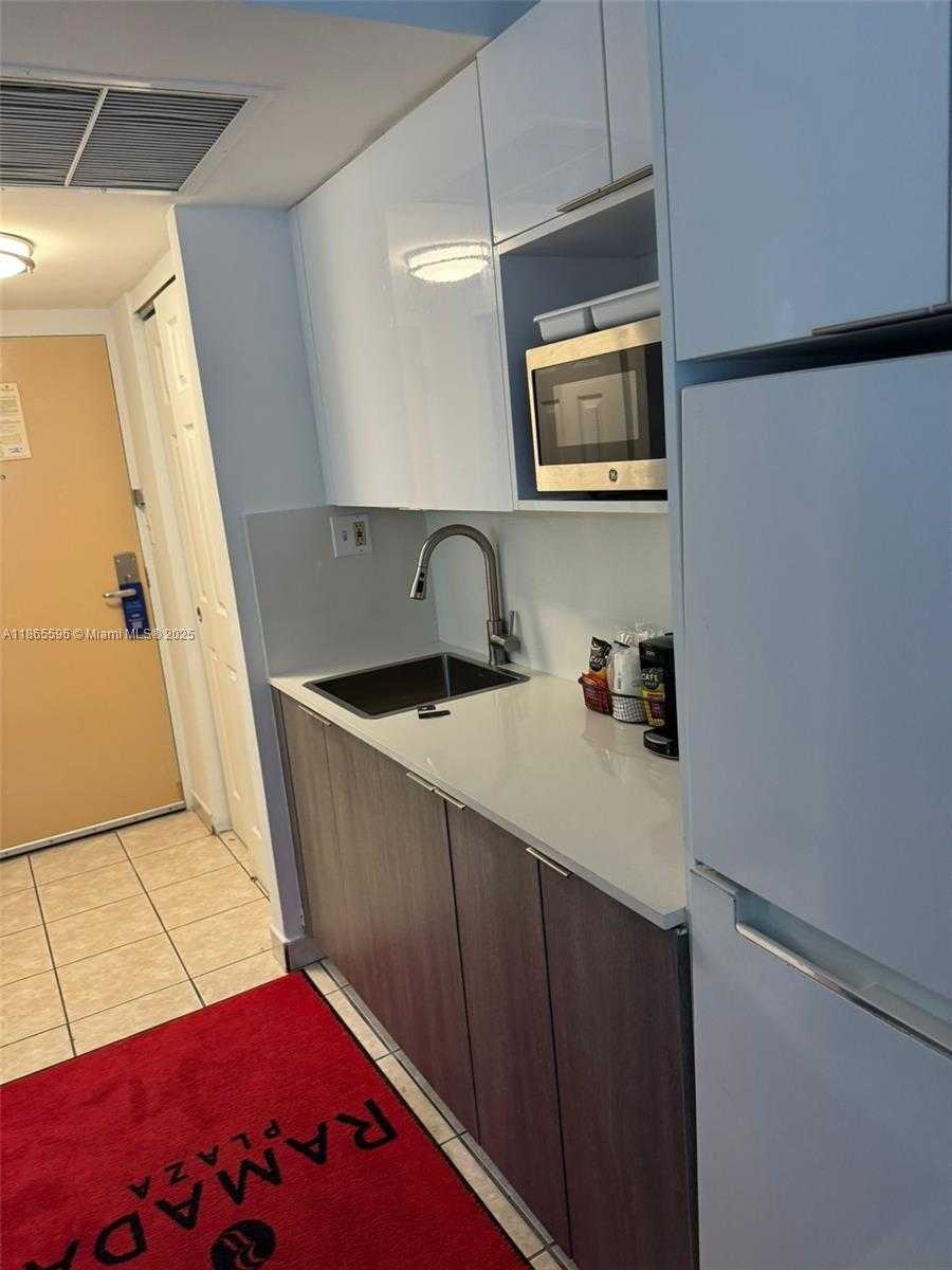 Small Image of 19201 COLLINS AVE #801, Sunny Isles Beach Number 4