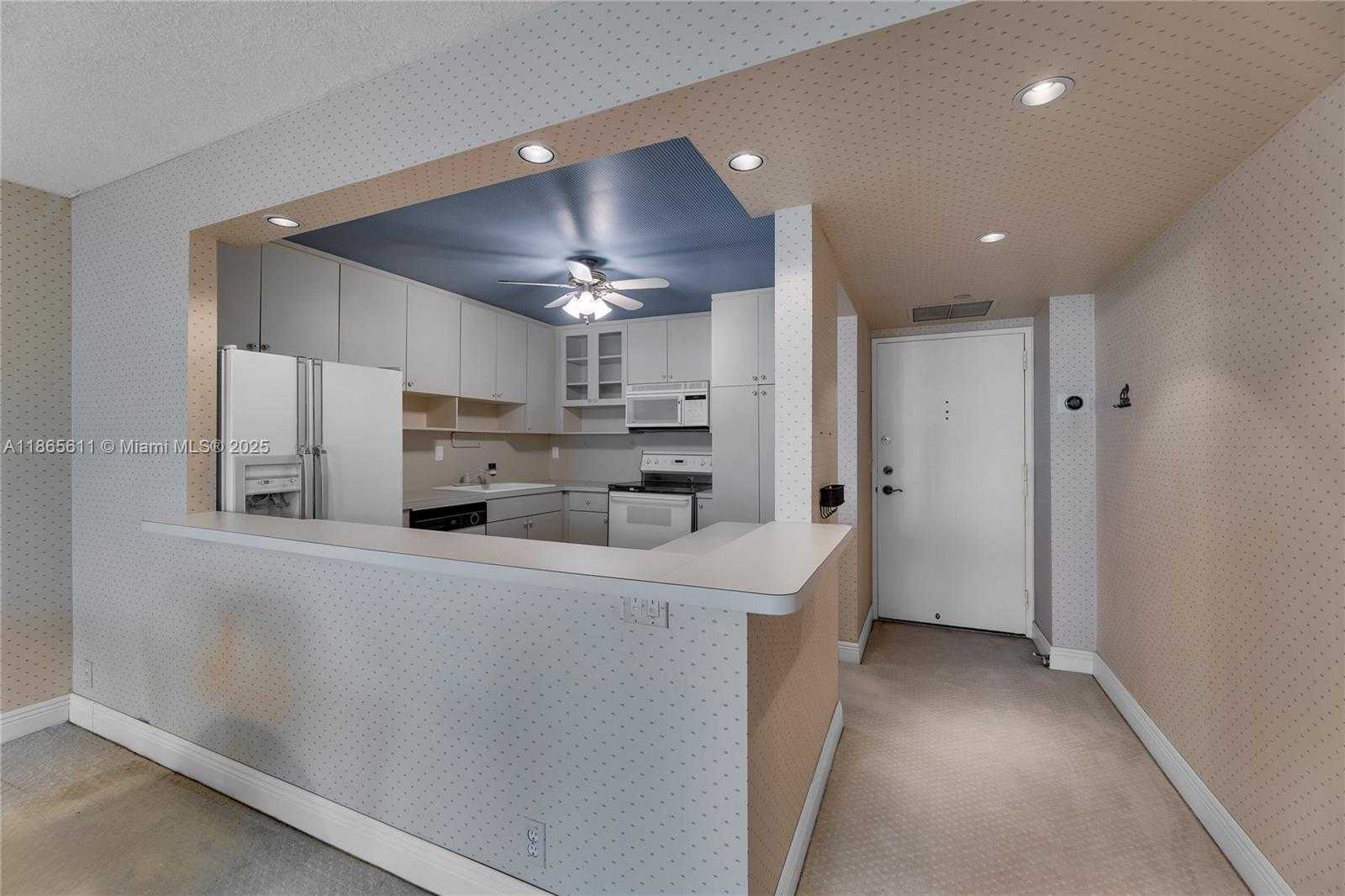 Small Image of 1901 BRICKELL AVE #B1912, Miami Number 19
