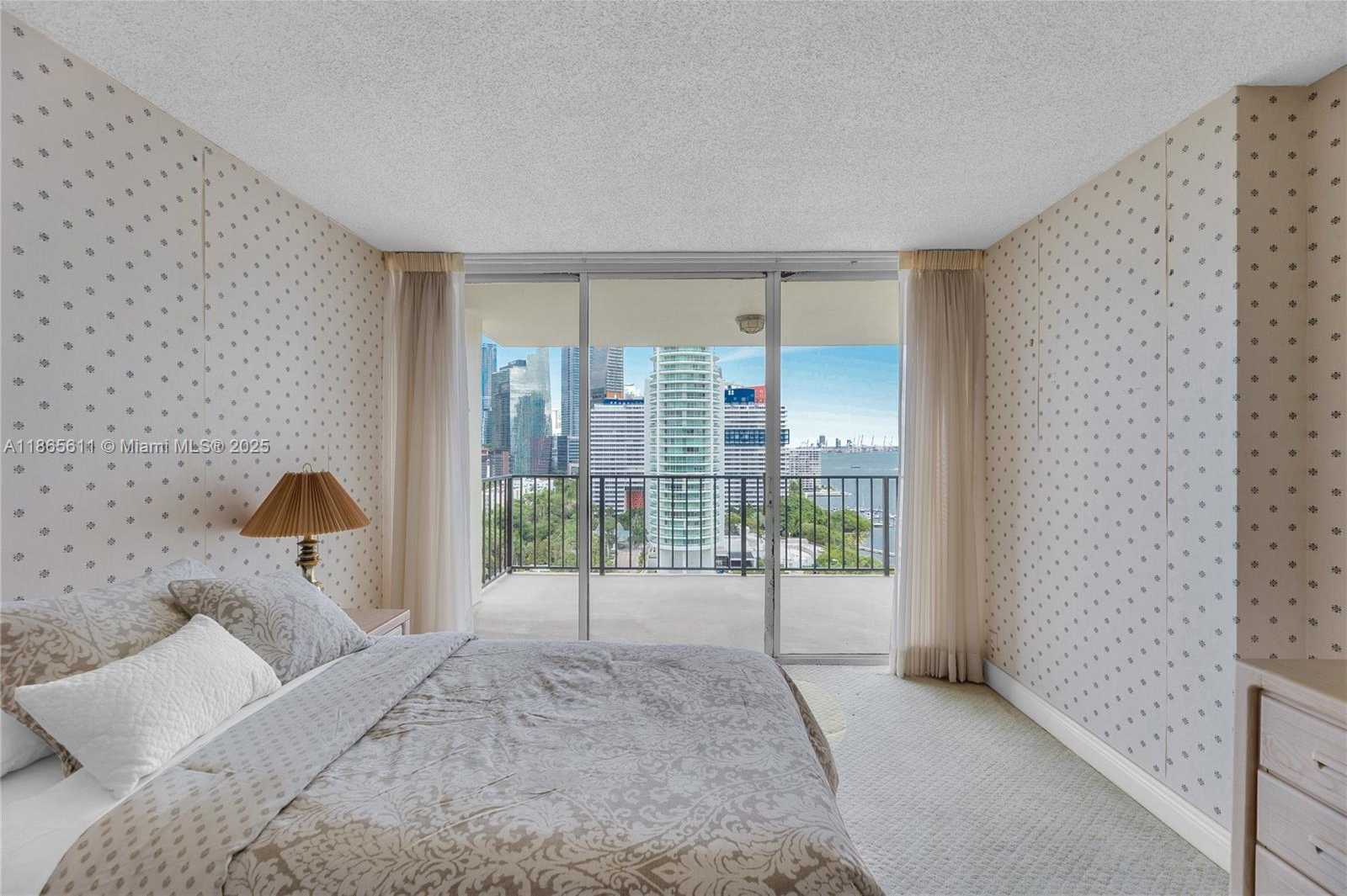 Small Image of 1901 BRICKELL AVE #B1912, Miami Number 25