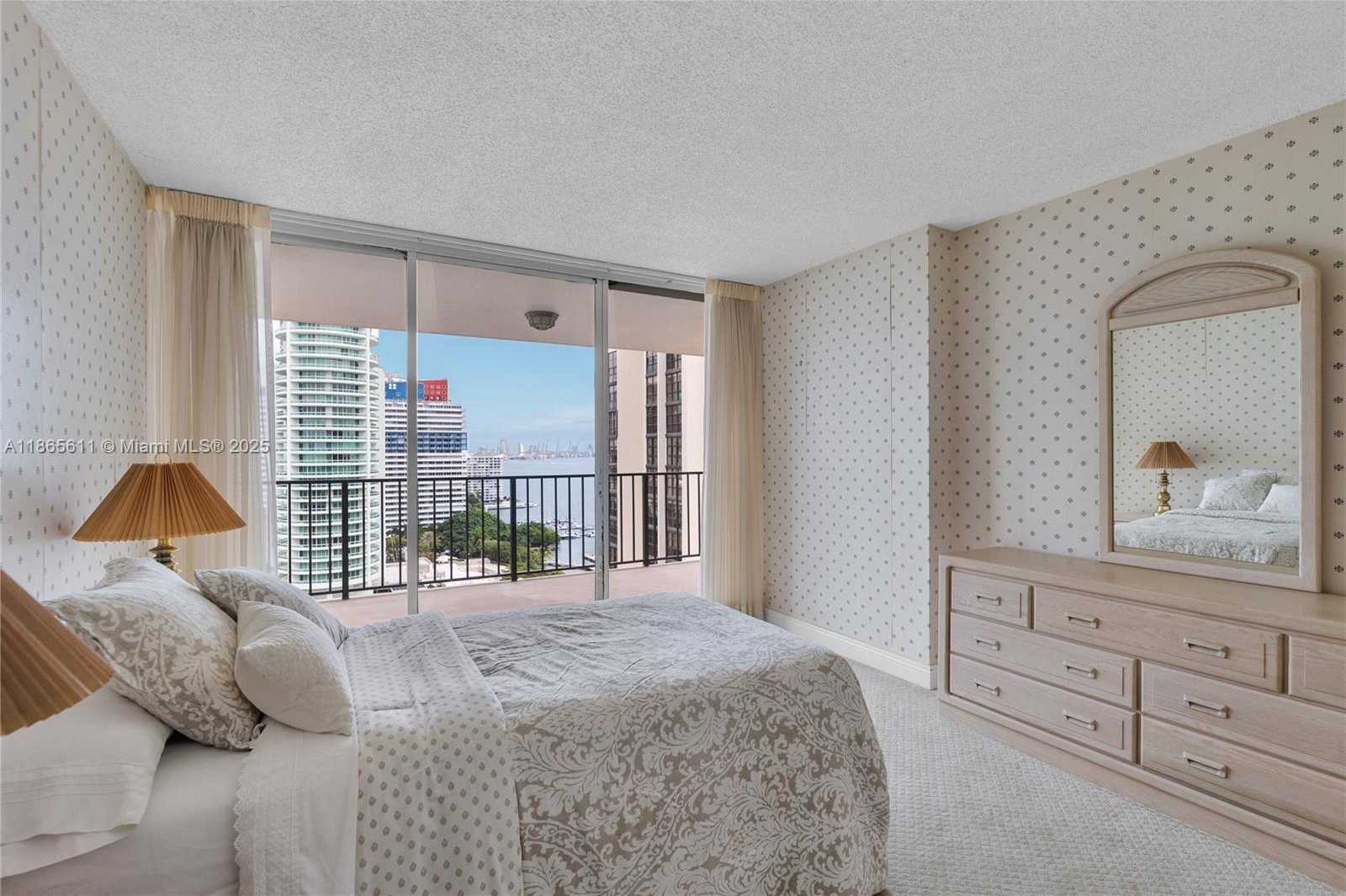 Small Image of 1901 BRICKELL AVE #B1912, Miami Number 26