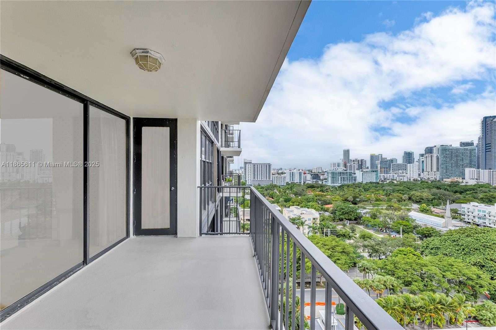 Small Image of 1901 BRICKELL AVE #B1912, Miami Number 3