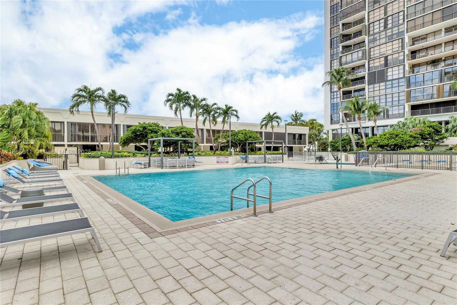 Small Image of 1901 BRICKELL AVE #B1912, Miami Number 7