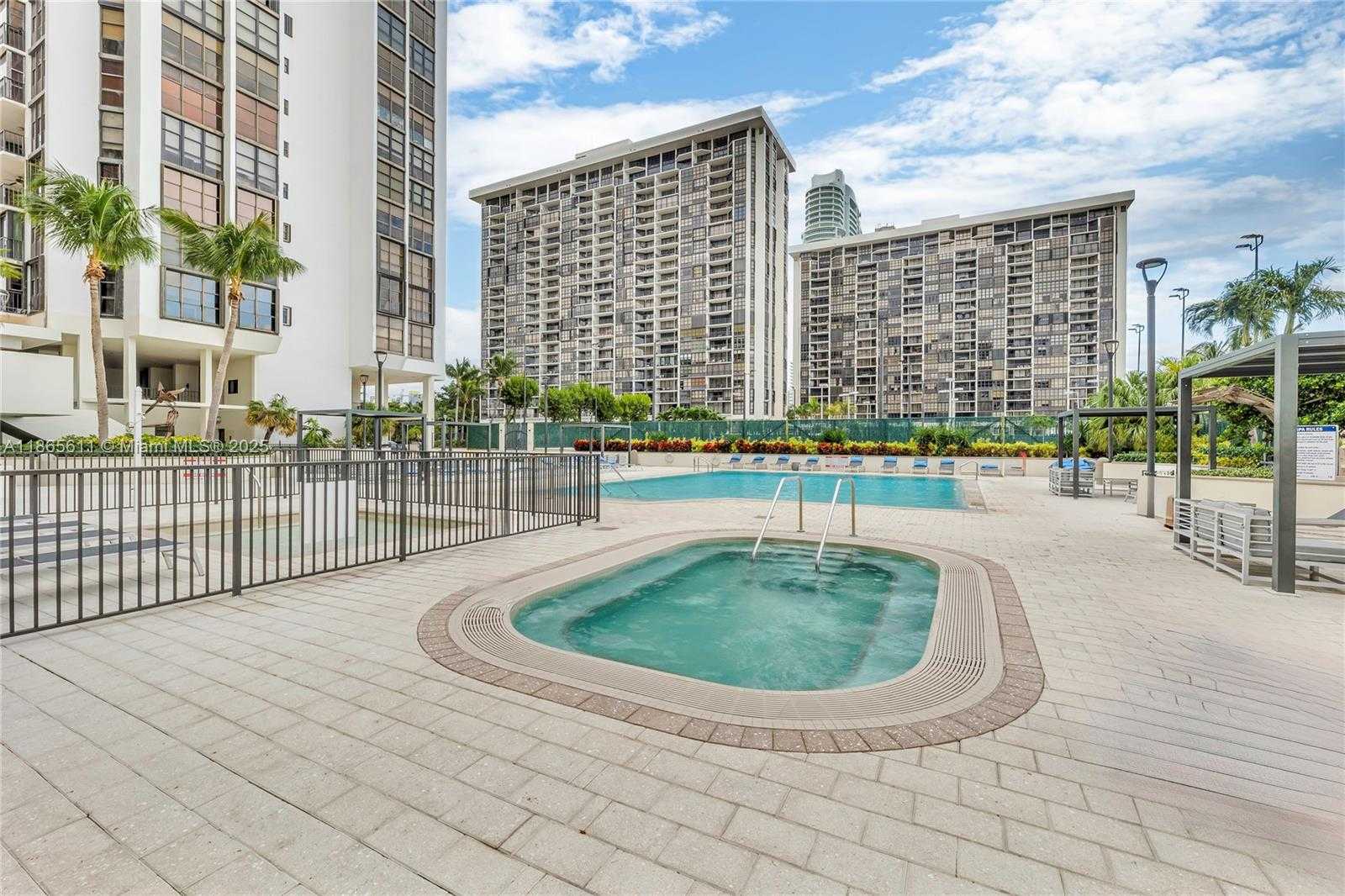 Small Image of 1901 BRICKELL AVE #B1912, Miami Number 8