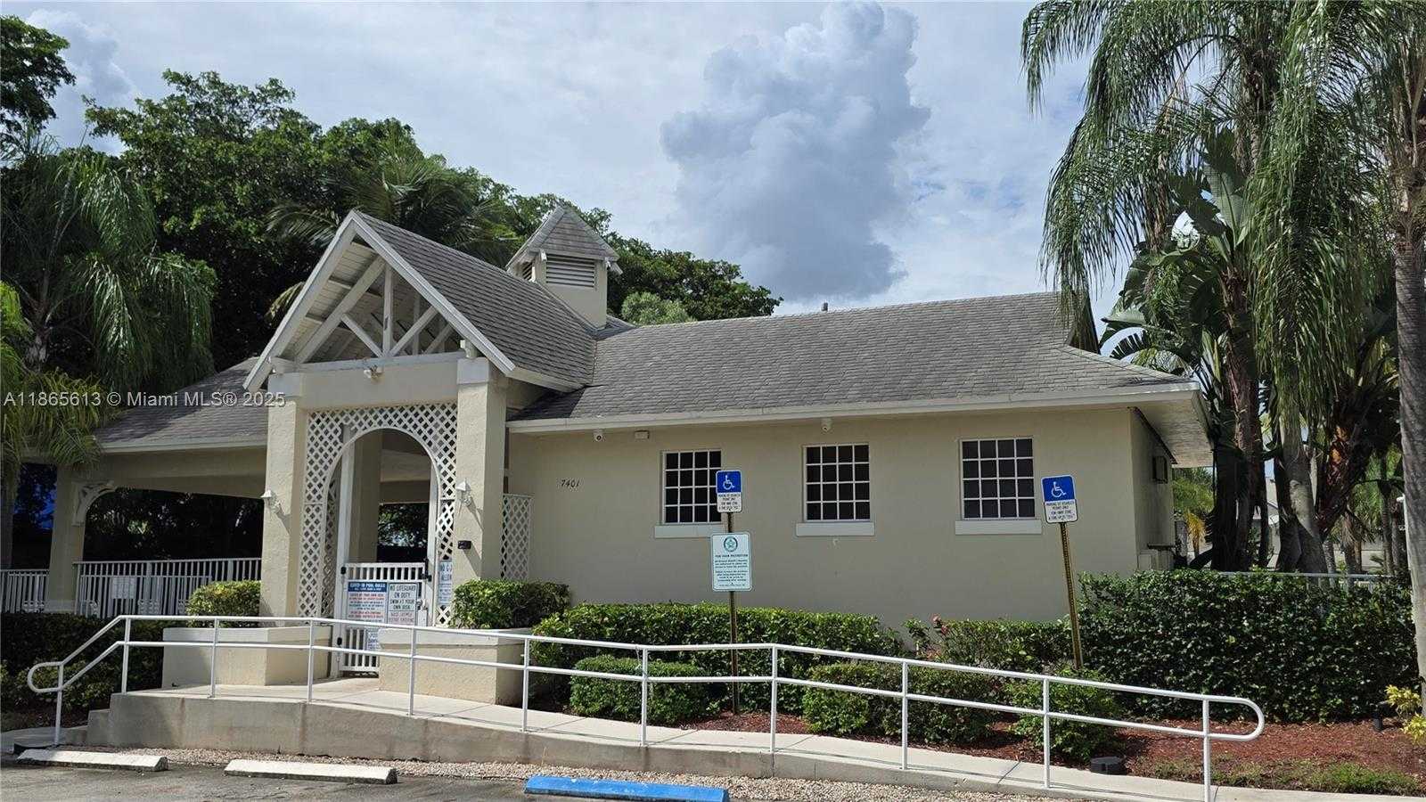 Small Image of 8066 SANIBEL DR #8066, Tamarac Number 20