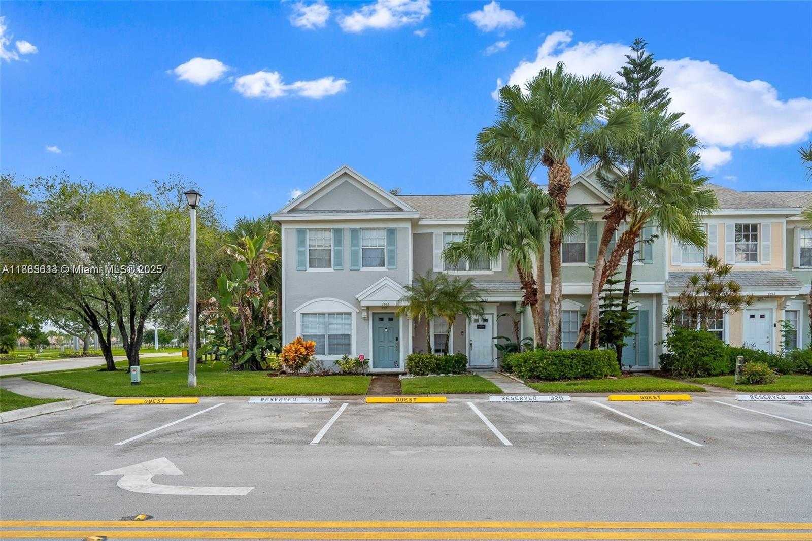 Small Image of 8066 SANIBEL DR #8066, Tamarac Number 3