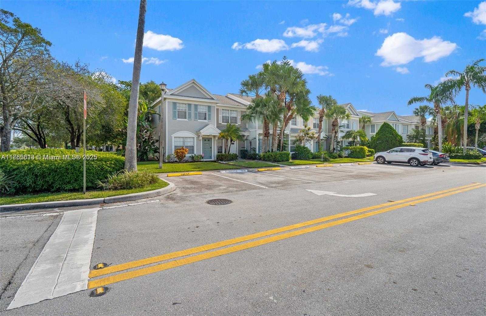 Small Image of 8066 SANIBEL DR #8066, Tamarac Number 4