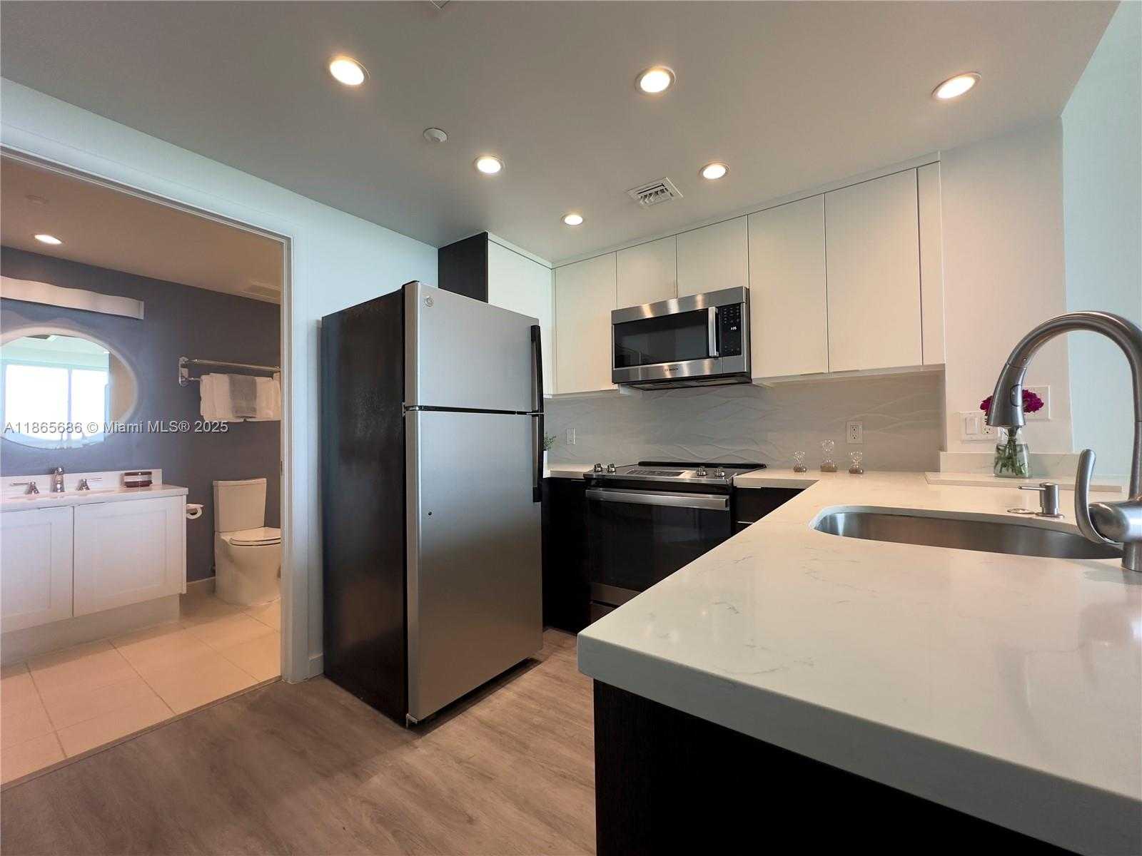 Small Image of 2889 MCFARLANE RD #1406, Miami Number 11