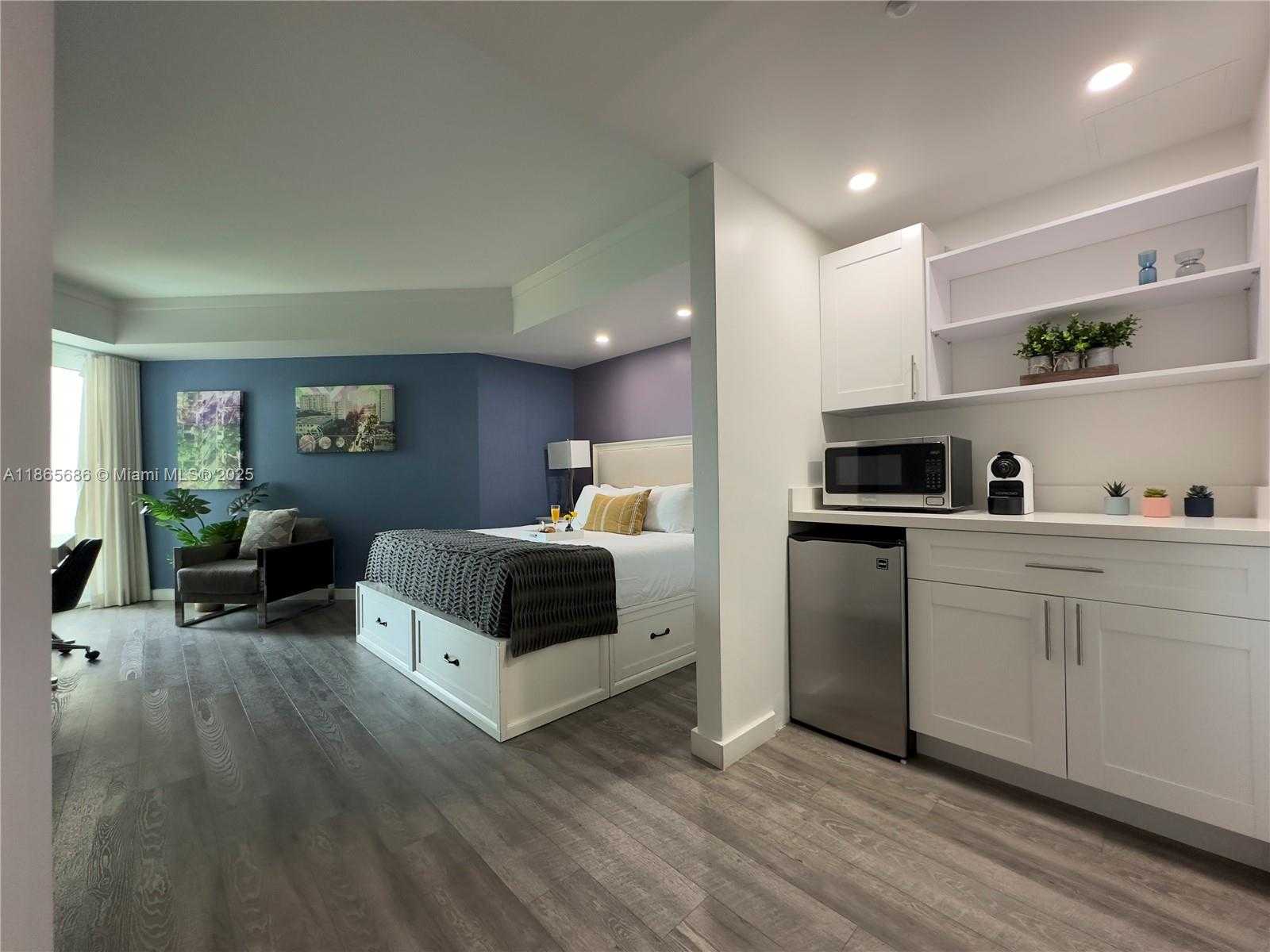 Small Image of 2889 MCFARLANE RD #1406, Miami Number 20