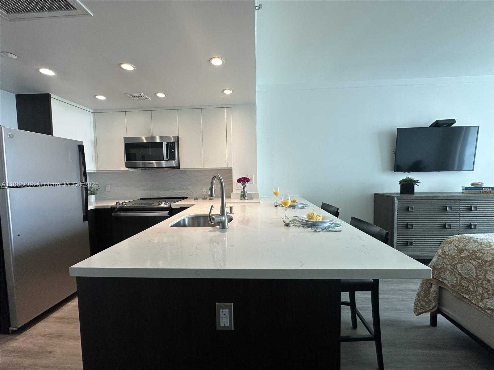 Small Image of 2889 MCFARLANE RD #1406, Miami Number 7