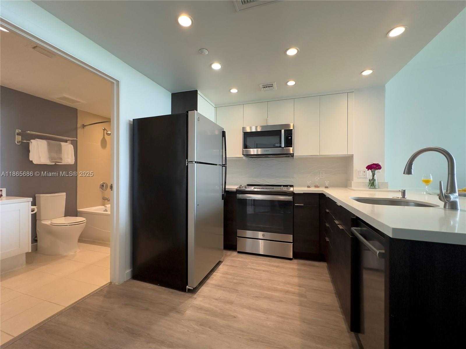 Small Image of 2889 MCFARLANE RD #1406, Miami Number 8
