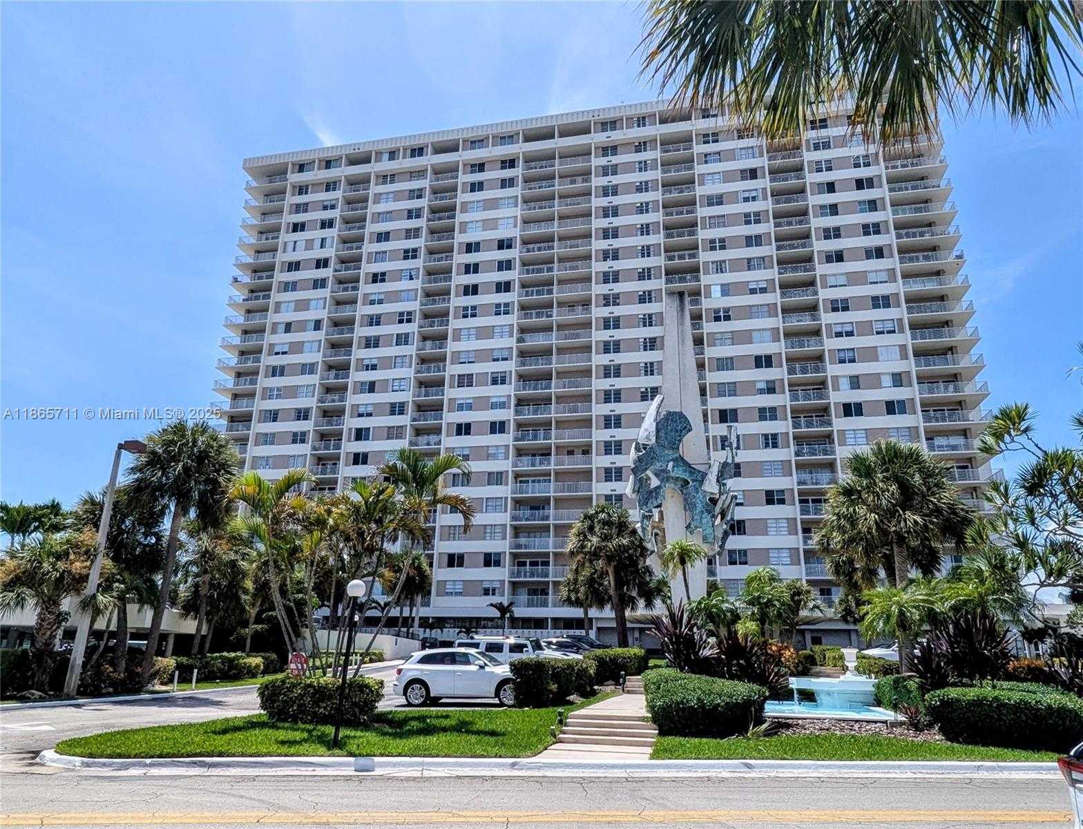 Small Image of 300 BAYVIEW DR #206, Sunny Isles Beach Number 2