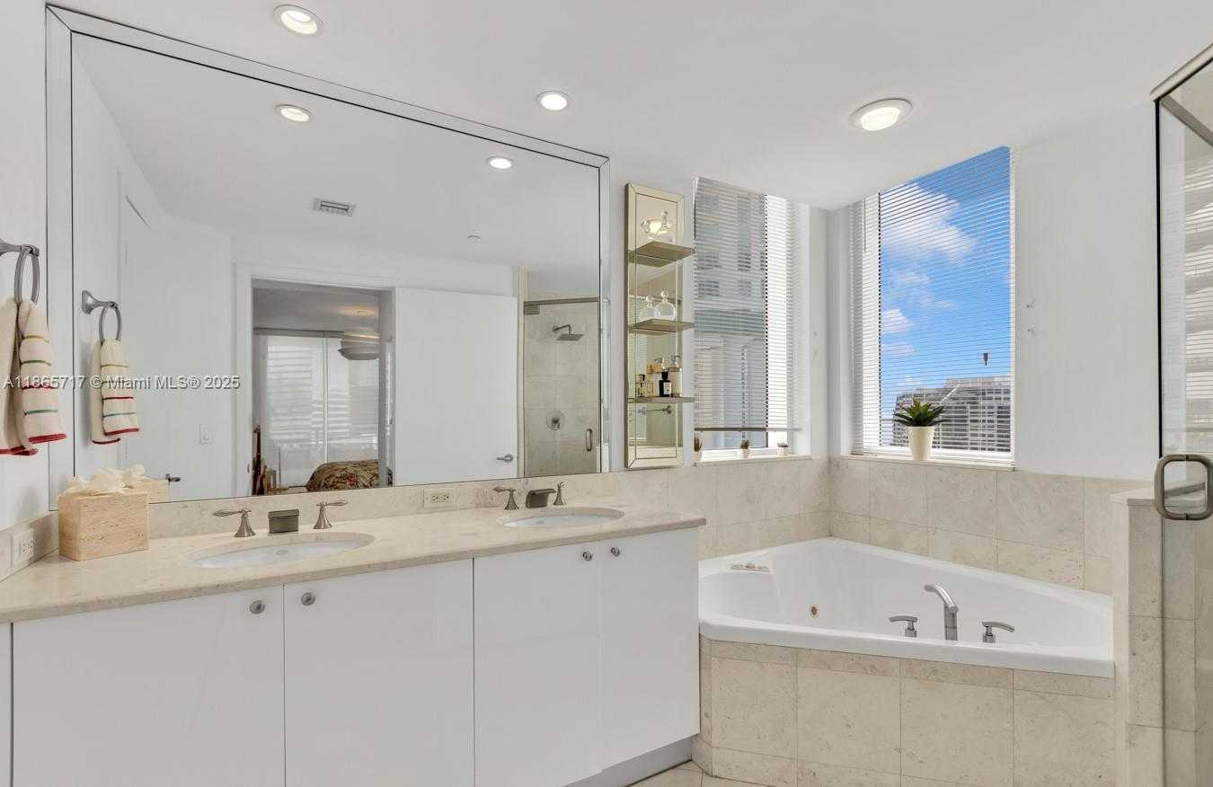Small Image of 901 BRICKELL KEY BLVD #1409, Miami Number 19