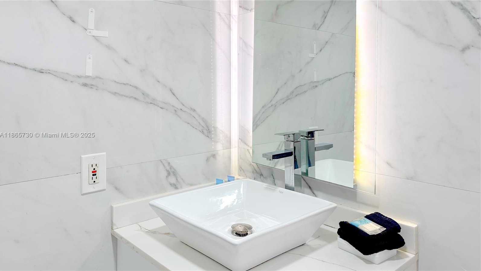 Small Image of 19201 COLLINS AVE #510, Sunny Isles Beach Number 6