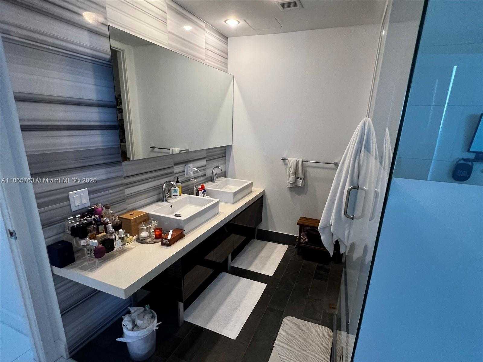 Small Image of 1100 BISCAYNE BLVD #1706, Miami Number 14