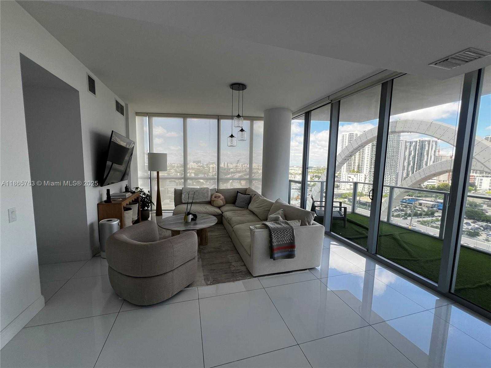 Small Image of 1100 BISCAYNE BLVD #1706, Miami Number 6