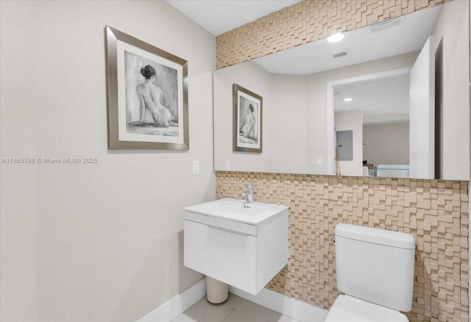 Small Image of 17301 BISCAYNE BLVD #401, North Miami Beach Number 12