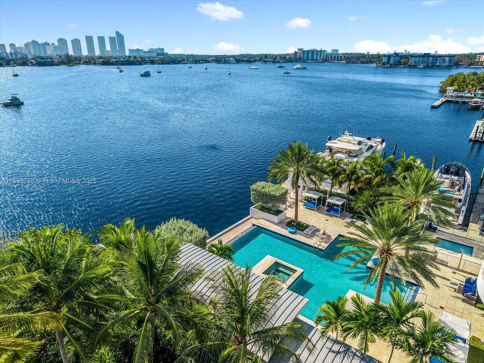 Small Image of 17301 BISCAYNE BLVD #401, North Miami Beach Number 17