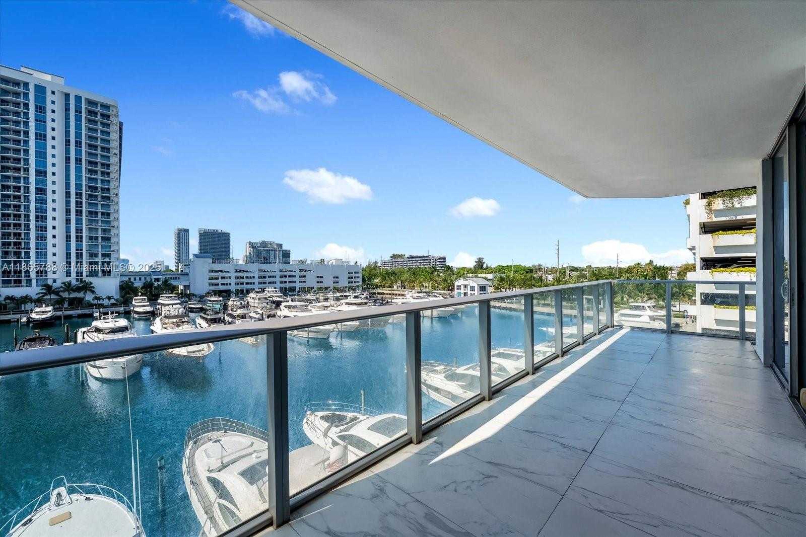 Small Image of 17301 BISCAYNE BLVD #401, North Miami Beach Number 7