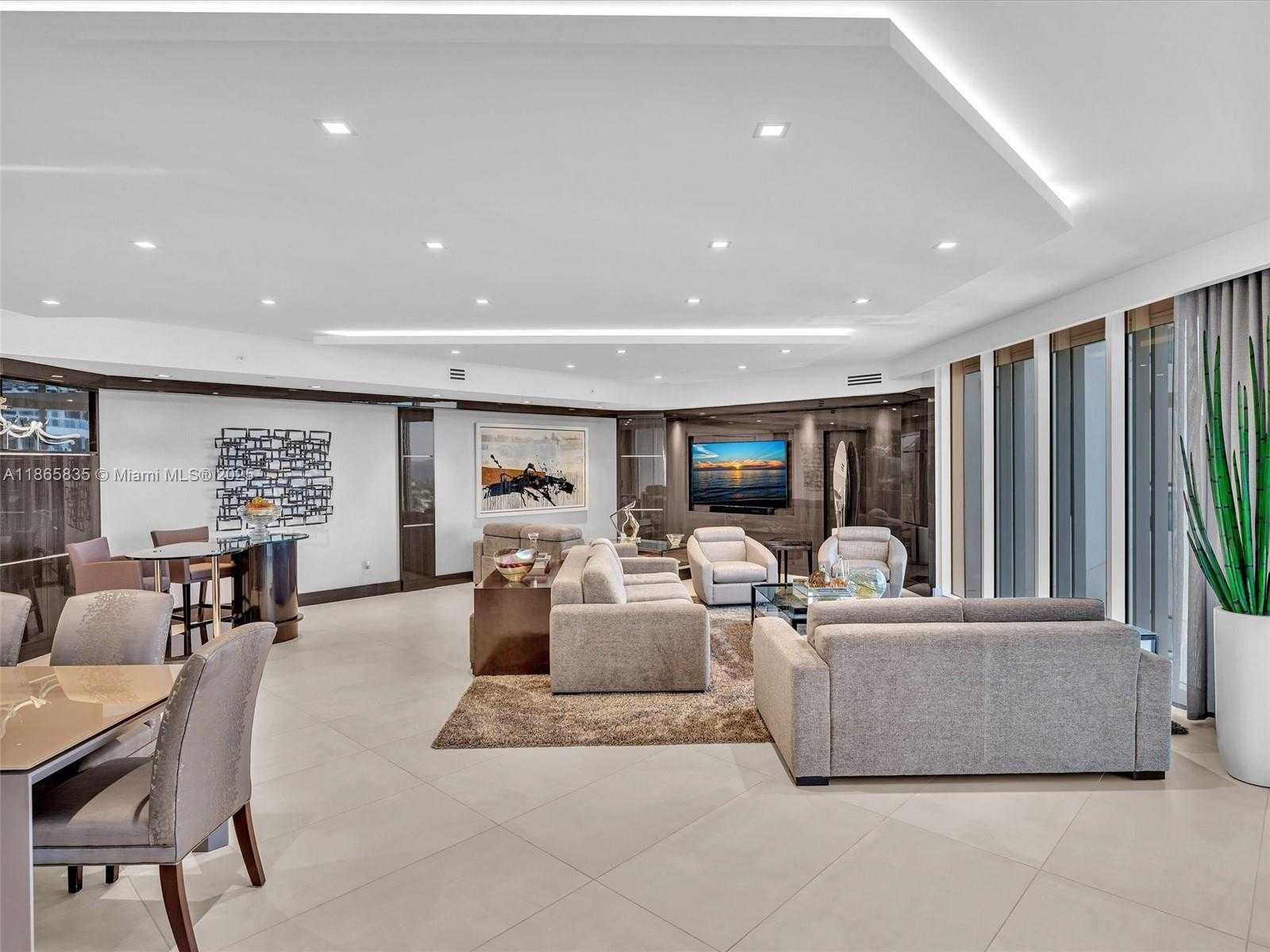 Small Image of 21200 POINT PL #1503, Aventura Number 11