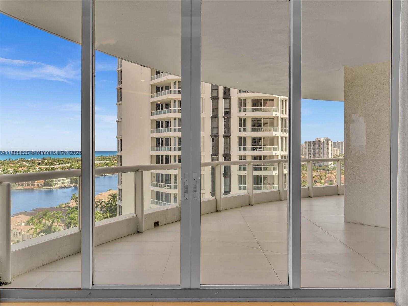 Small Image of 21200 POINT PL #1503, Aventura Number 34