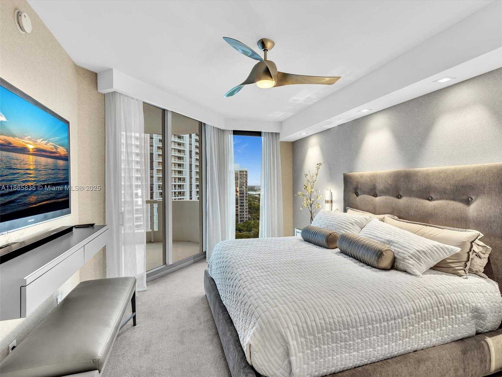 Small Image of 21200 POINT PL #1503, Aventura Number 46