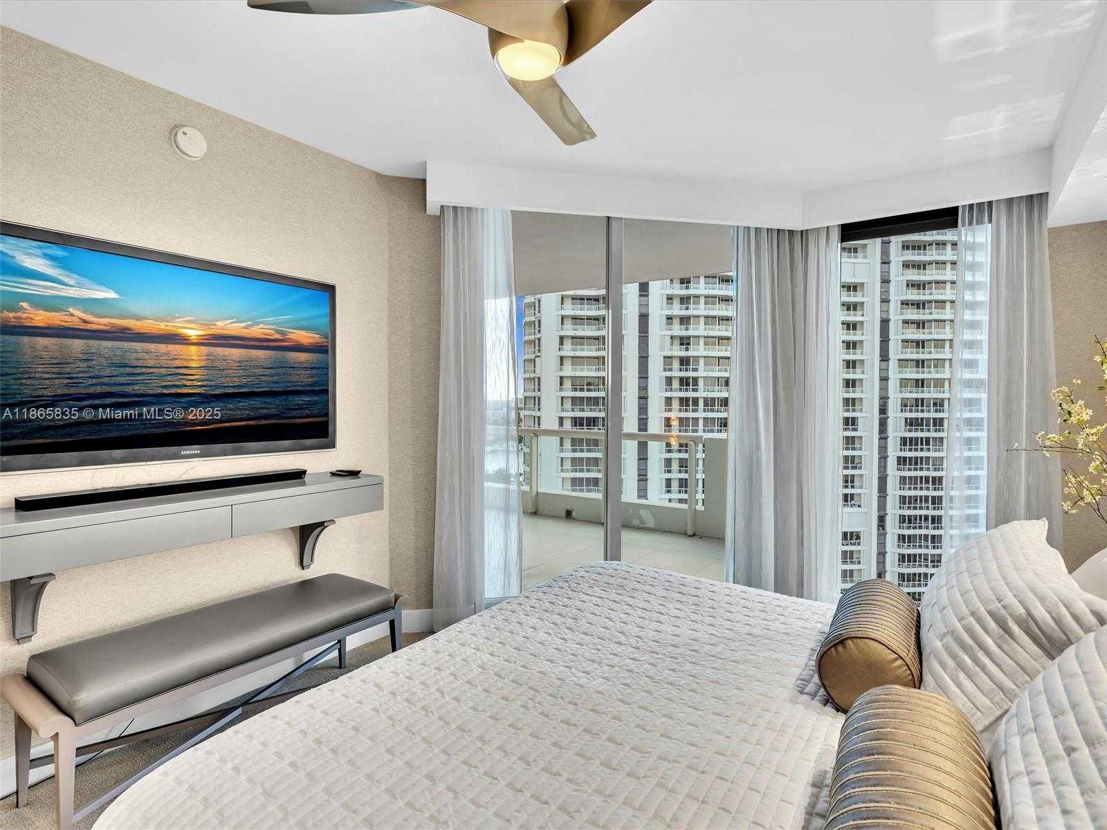 Small Image of 21200 POINT PL #1503, Aventura Number 47