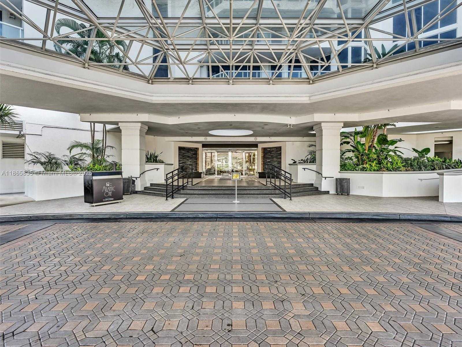 Small Image of 21200 POINT PL #1503, Aventura Number 58