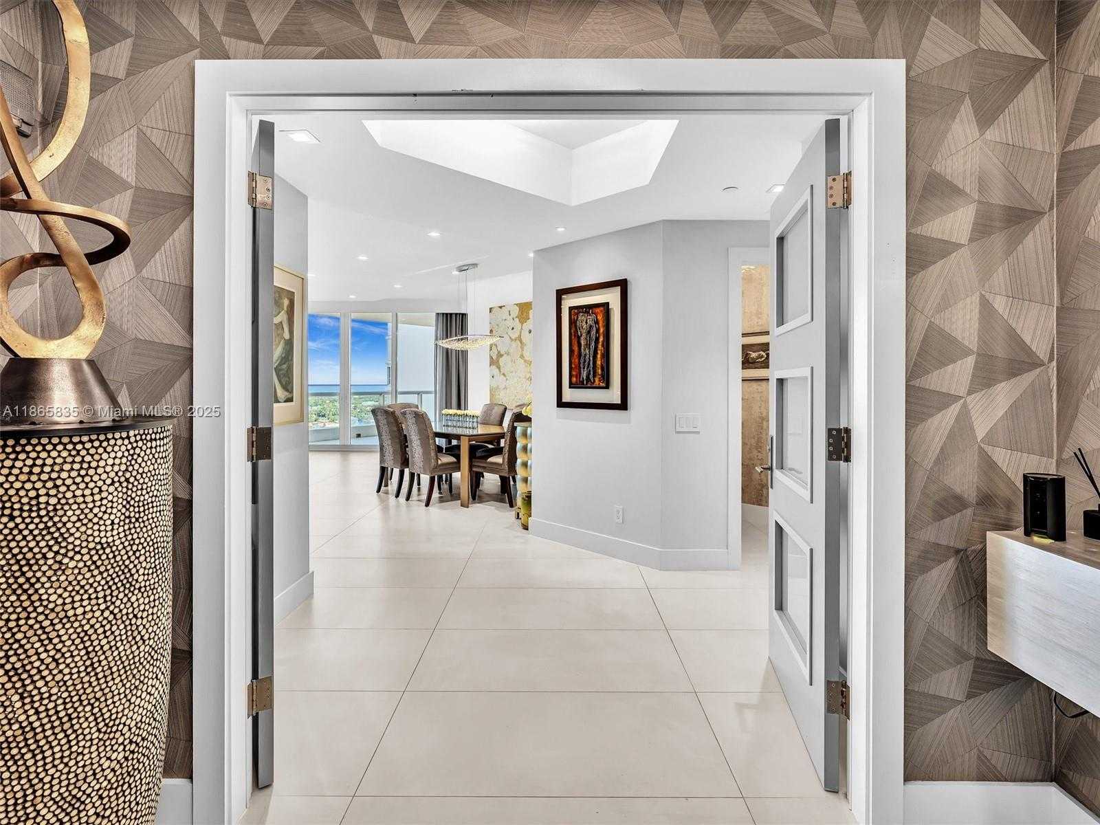 Small Image of 21200 POINT PL #1503, Aventura Number 7