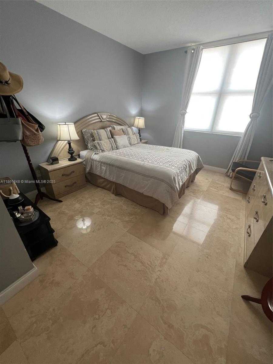 Small Image of 2030 SOUTH DOUGLAS RD #611, Coral Gables Number 11