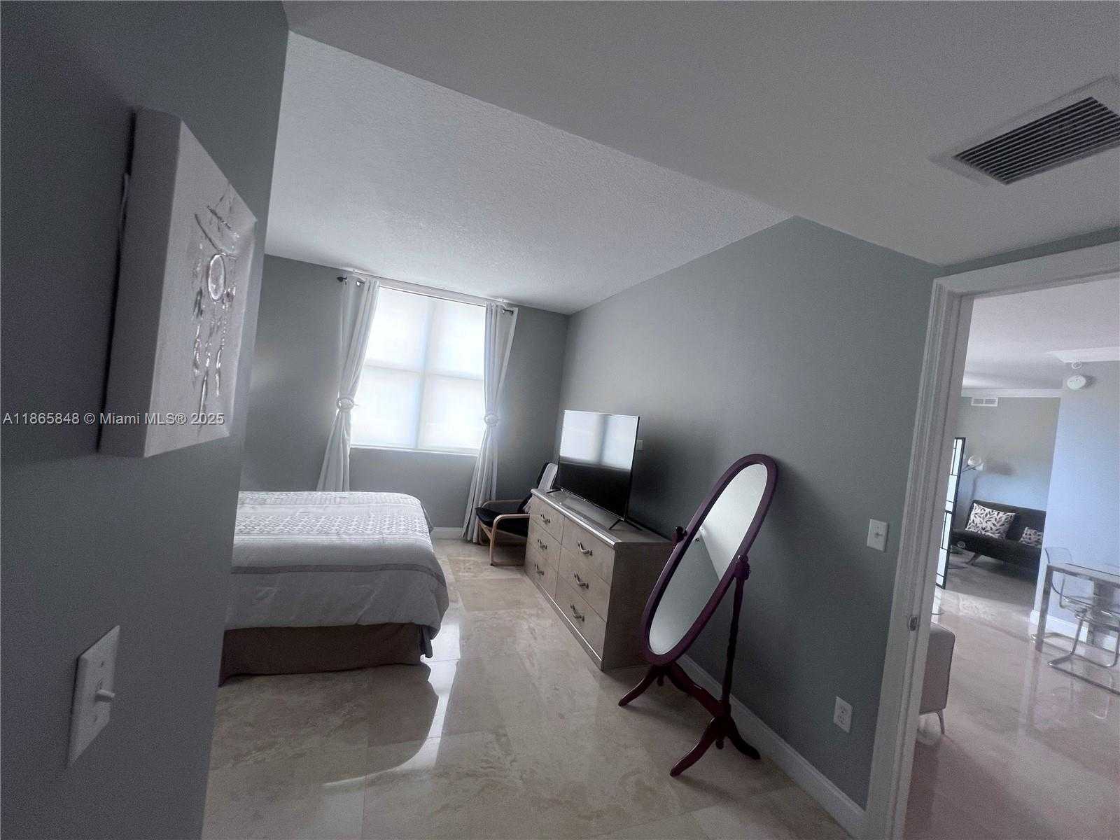 Small Image of 2030 SOUTH DOUGLAS RD #611, Coral Gables Number 12