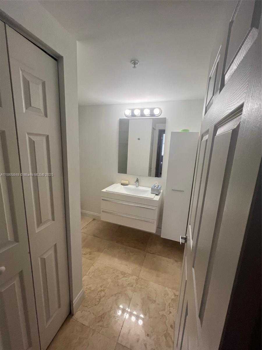 Small Image of 2030 SOUTH DOUGLAS RD #611, Coral Gables Number 20