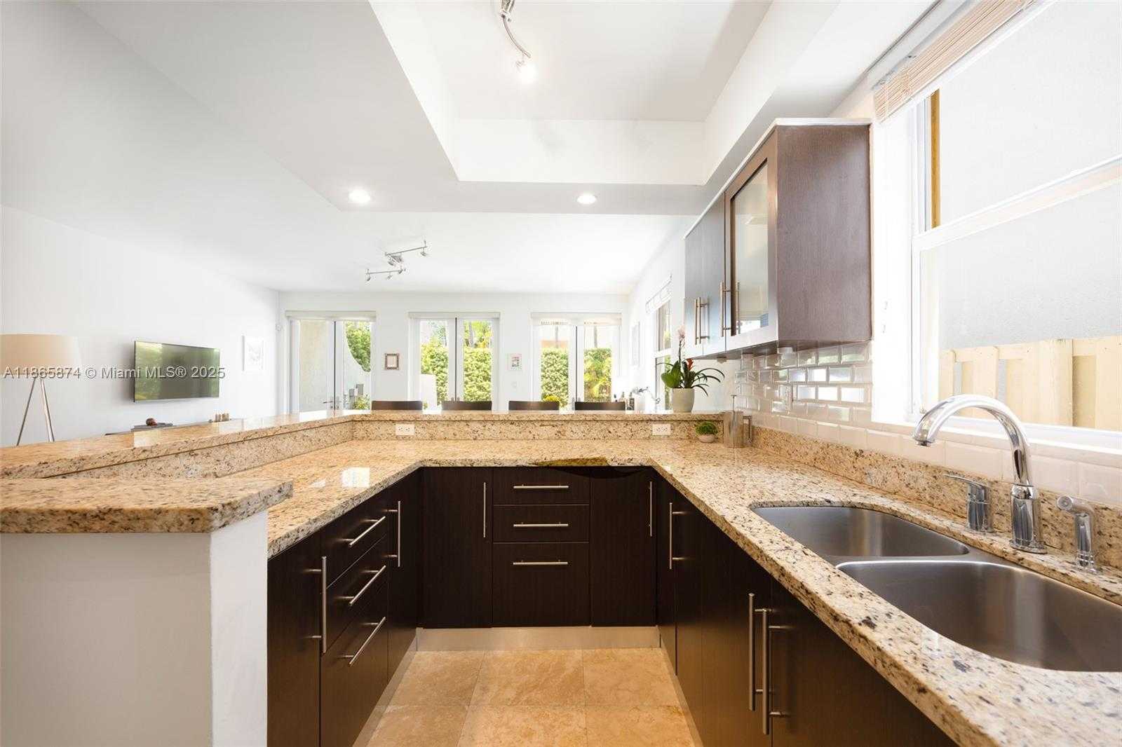 Small Image of 3109 HIBISCUS ST #3109, Coconut Grove Number 10