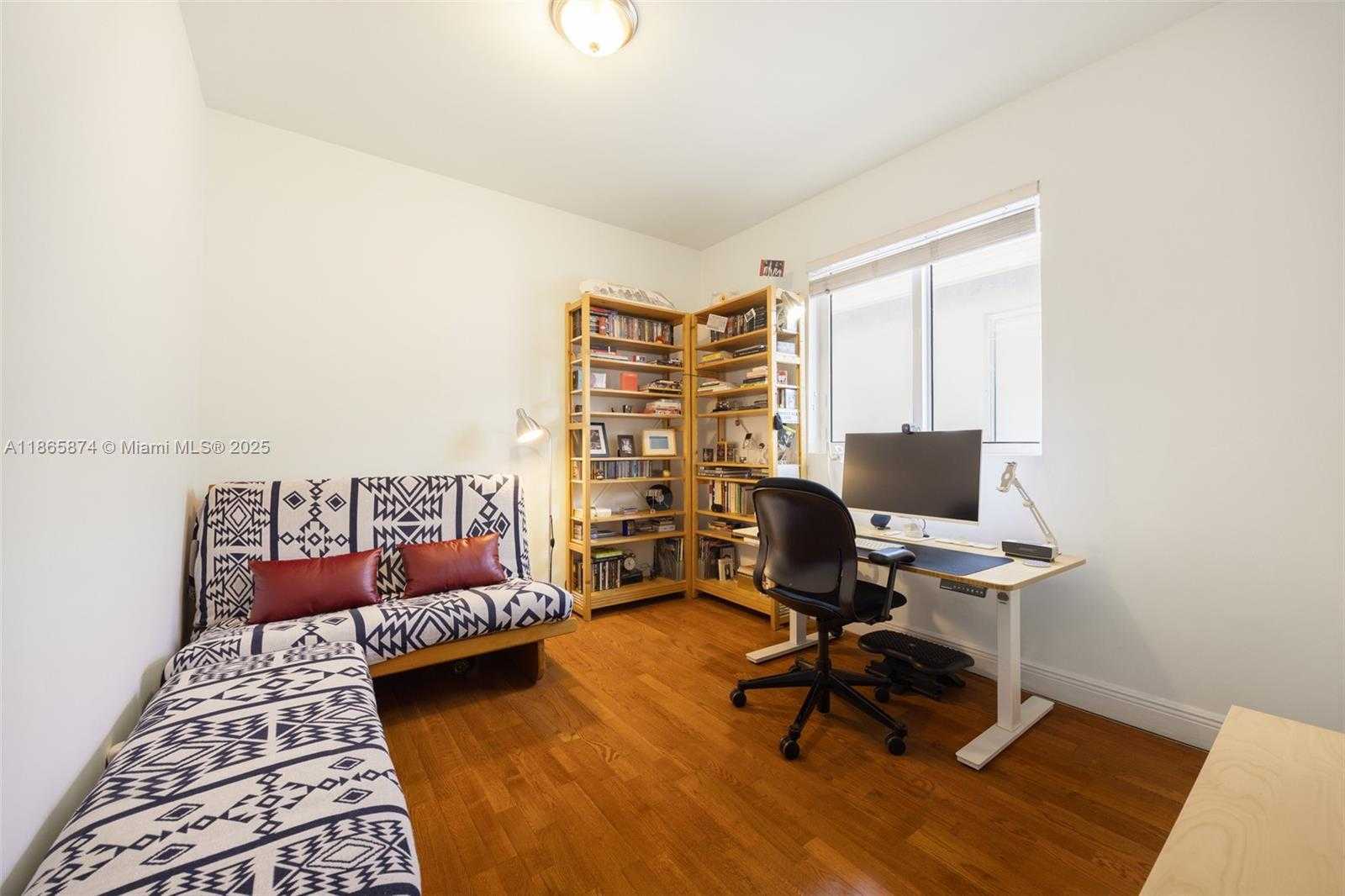 Small Image of 3109 HIBISCUS ST #3109, Coconut Grove Number 12