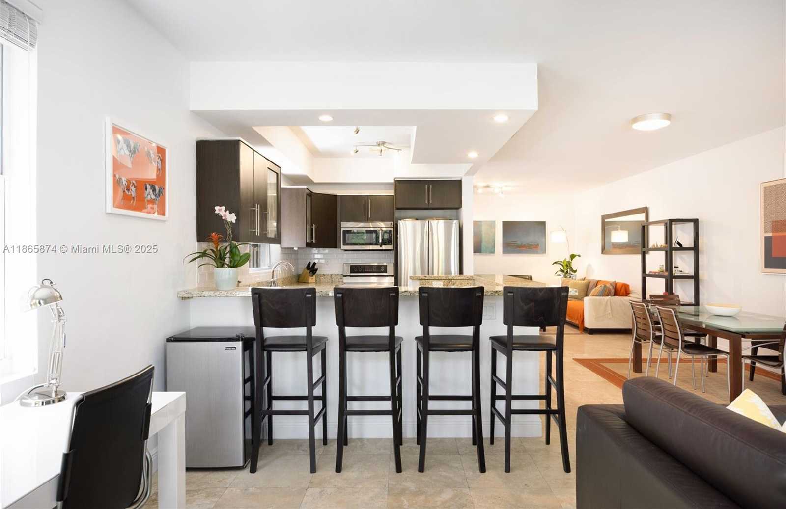 Small Image of 3109 HIBISCUS ST #3109, Coconut Grove Number 8