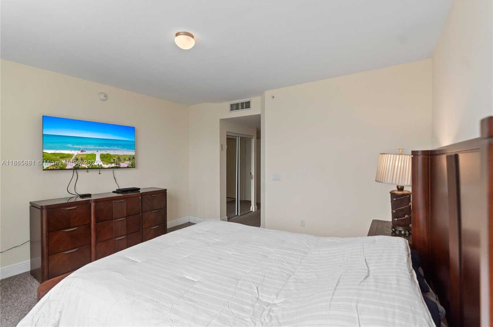 Small Image of 4775 COLLINS AVE #507, Miami Beach Number 21