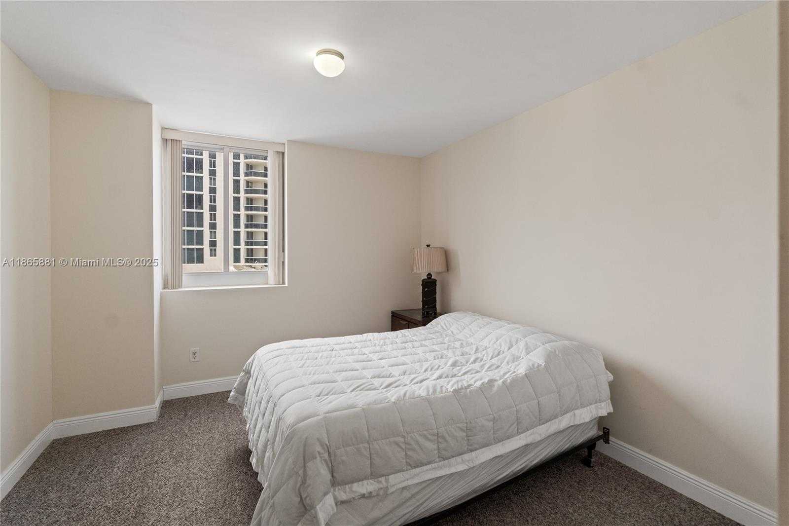 Small Image of 4775 COLLINS AVE #507, Miami Beach Number 25