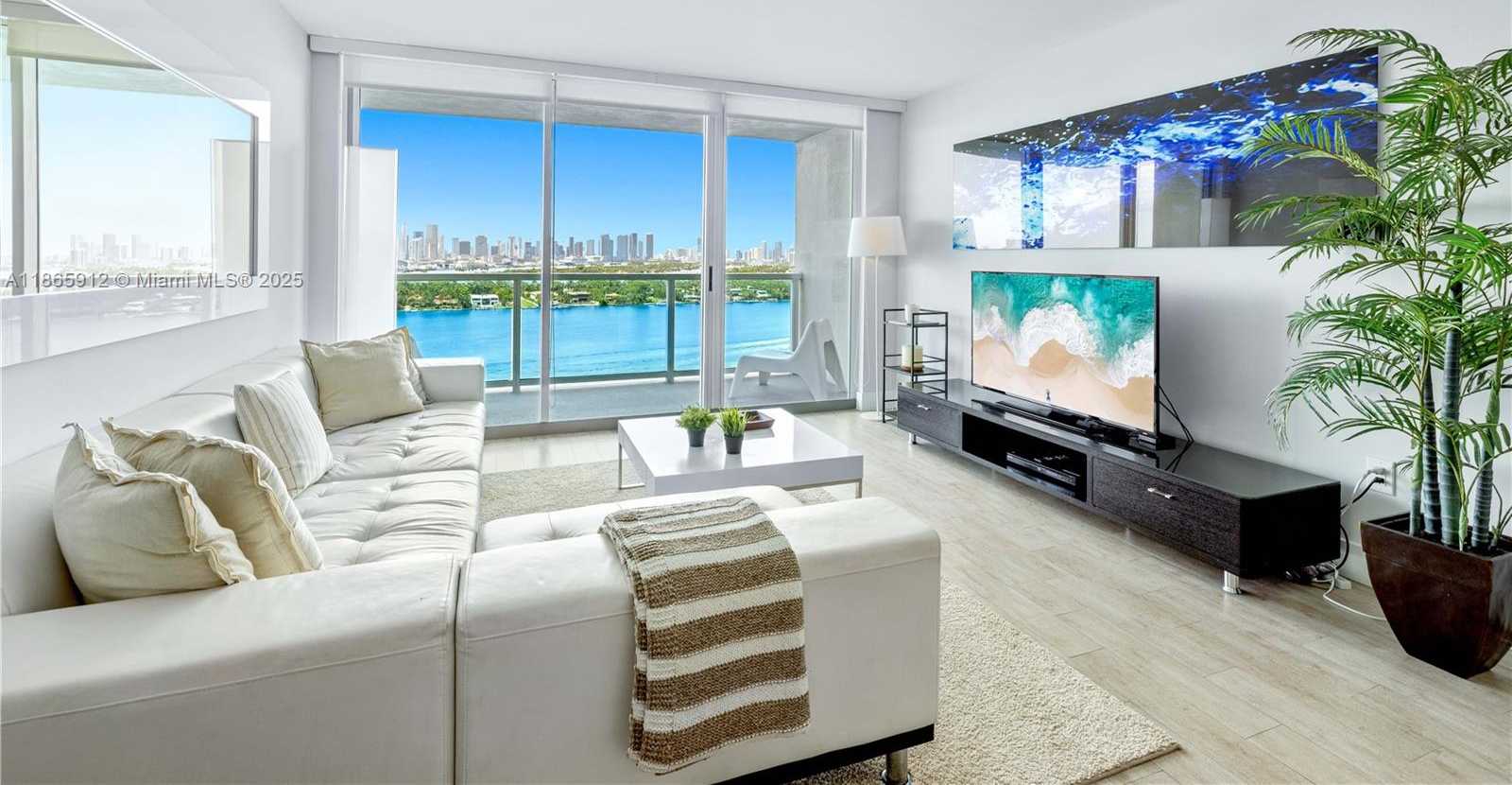 Small Image of 650 WEST AVE #2005, Miami Beach Number 2
