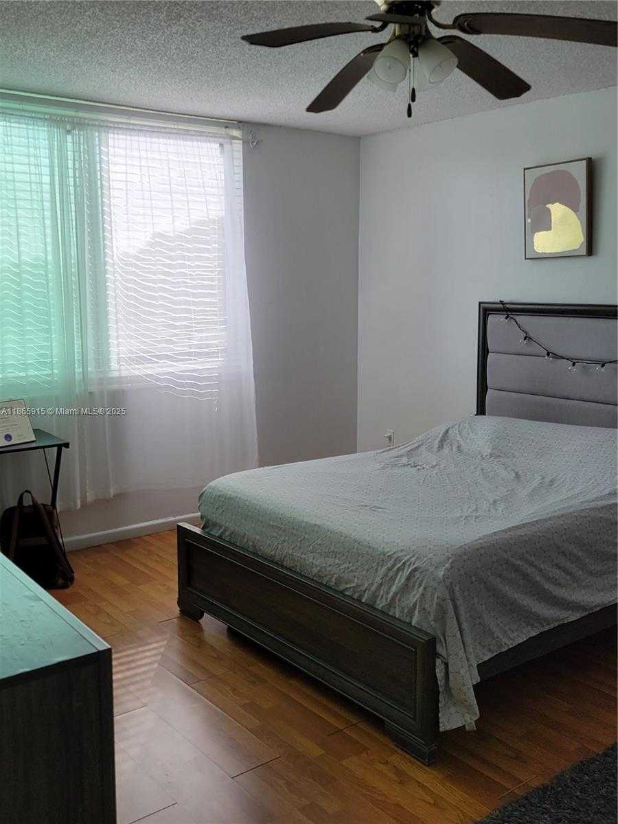 Small Image of 919 HILLCREST DR #306, Hollywood Number 10
