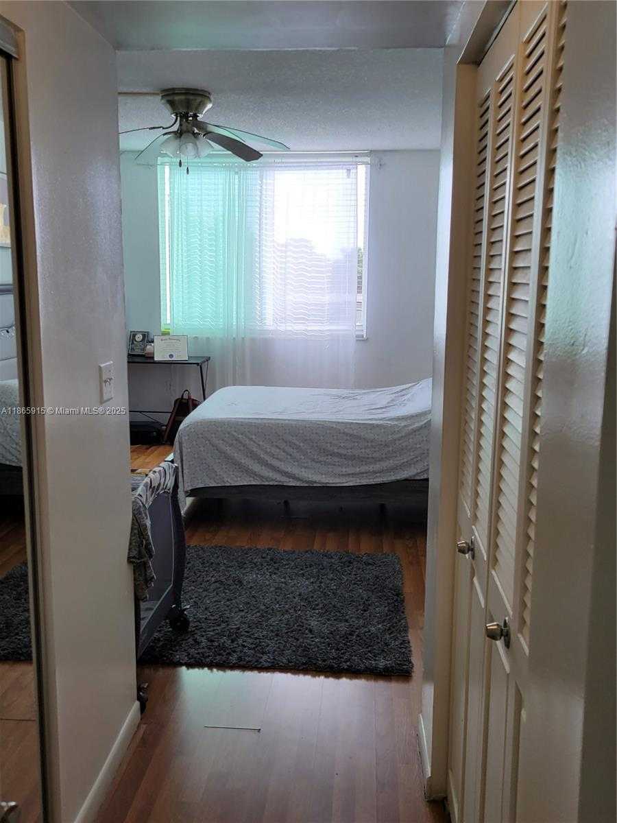 Small Image of 919 HILLCREST DR #306, Hollywood Number 13