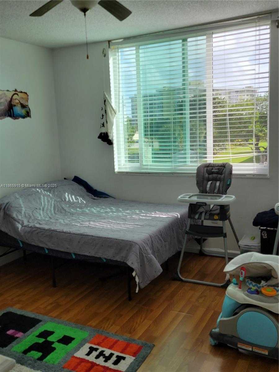Small Image of 919 HILLCREST DR #306, Hollywood Number 15