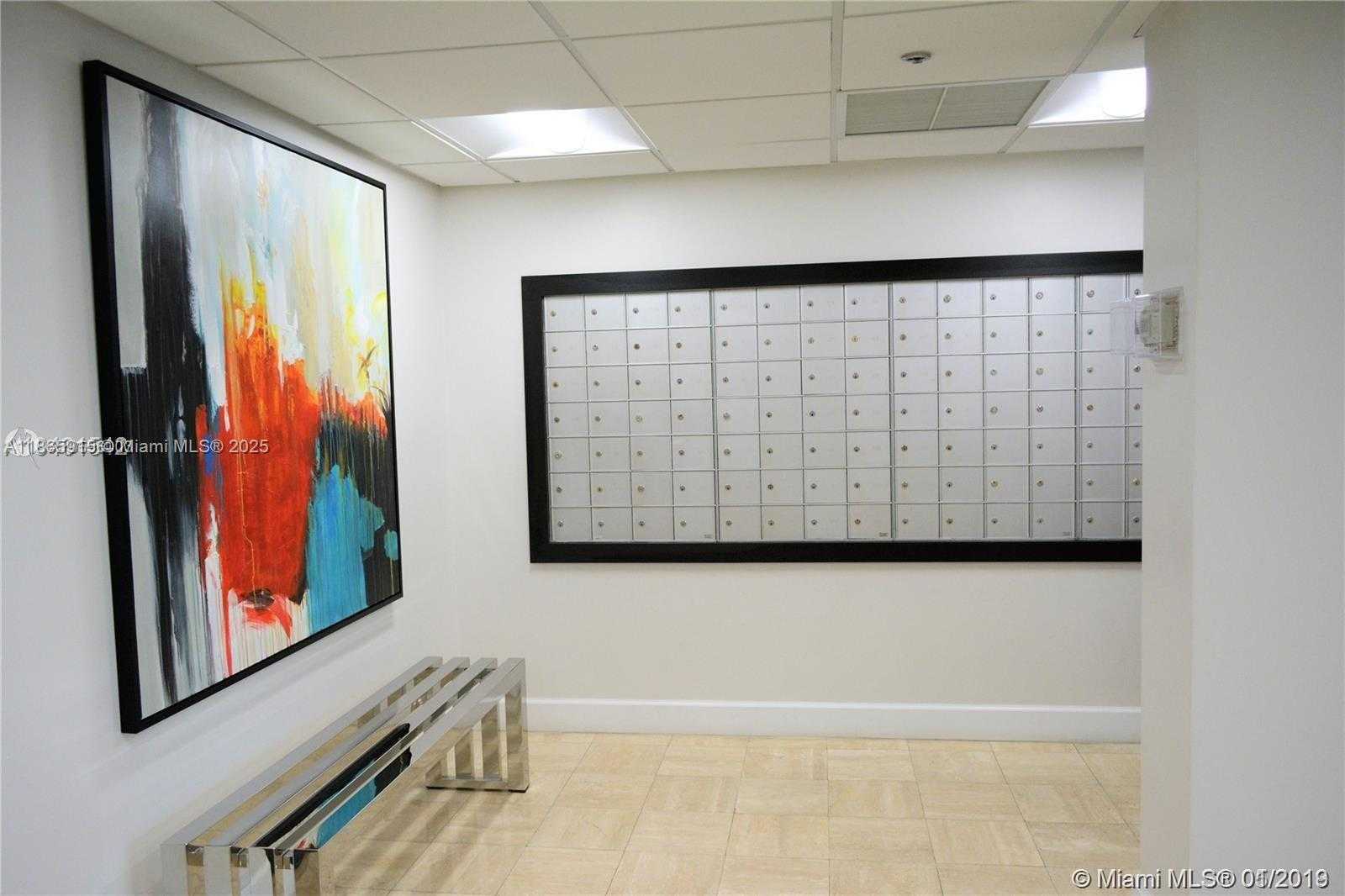 Small Image of 919 HILLCREST DR #306, Hollywood Number 32