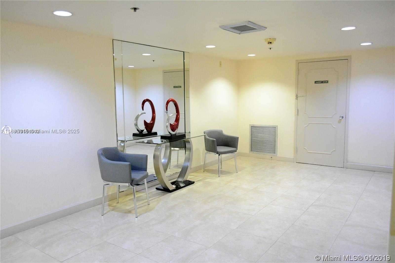 Small Image of 919 HILLCREST DR #306, Hollywood Number 33