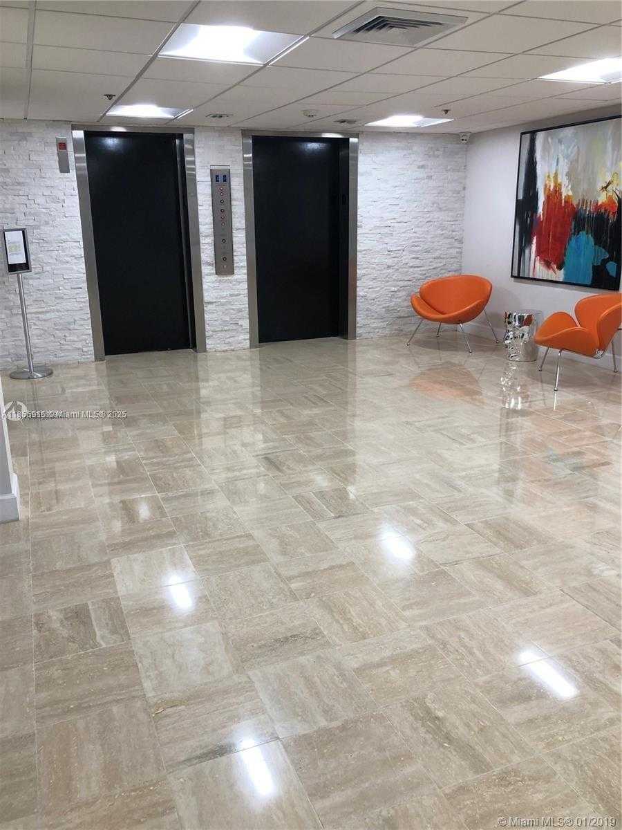 Small Image of 919 HILLCREST DR #306, Hollywood Number 45