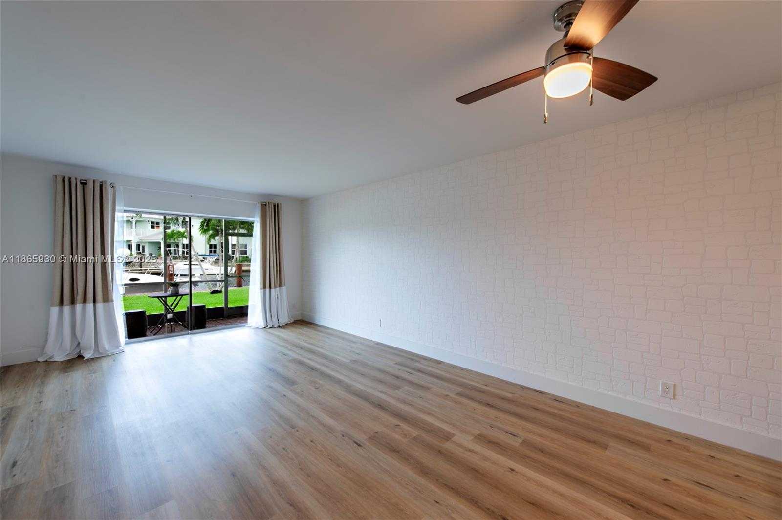 Small Image of 1100 PINE DR #105, Pompano Beach Number 4